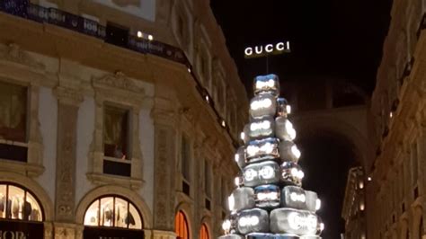 albero gucci duomo|Gucci accende il suo albero di Natale in Galleria Vittorio .